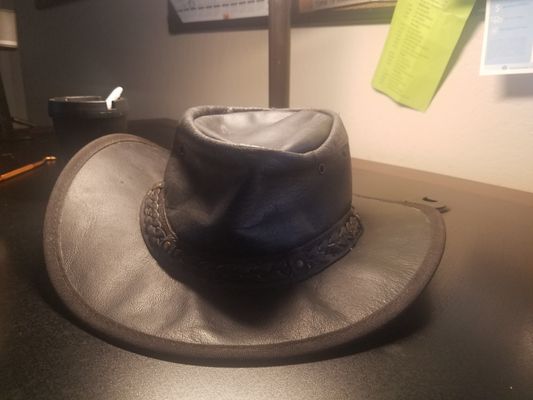 the portion that holds the shape of the hat at top is too thin