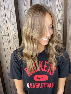 Bronde highlights are perfect for the fall!