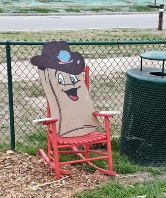 WTH? Obviously a former HEBuddy on a chair, but r they trying 2 promote the use of #poopbags? #HEB #PlumCreek #KyleTX #dogpark