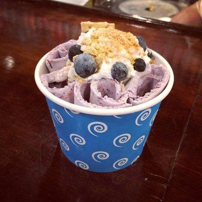 Blueberry yum-yum rolled ice cream!