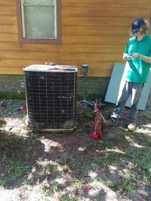 Repairing and servicing 25 years old intertherm heat pump system in Willow springs, N.C