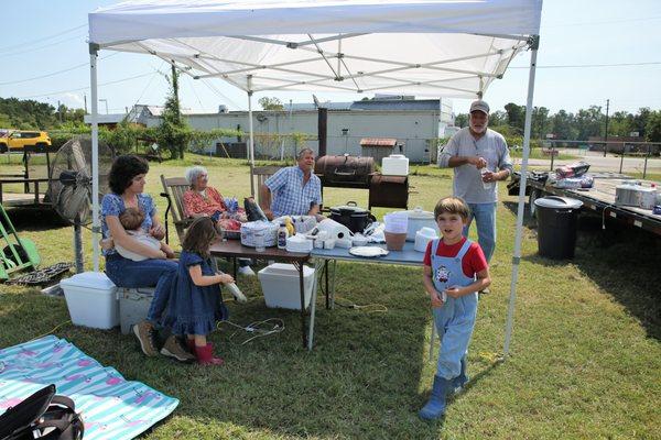 Customer Appreciation Days, every Saturday during planting season! Lunch is on us!