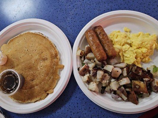 Old Timer's Favorite with sausage, scrambled eggs y pancake