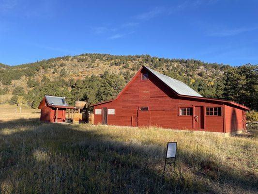 Pretty barn!