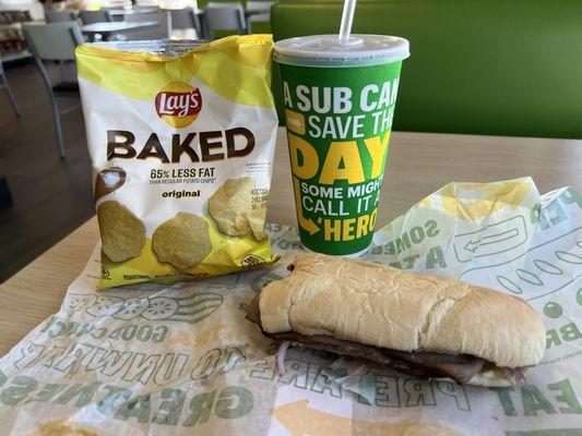 6" #17 Garlic Roast Beef, chips & drink