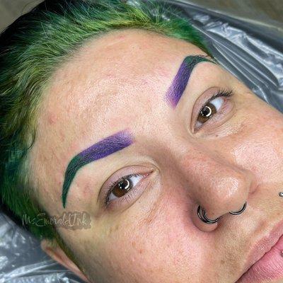 Fun colored ombré brows.