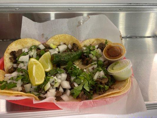 Tacos de carne asada