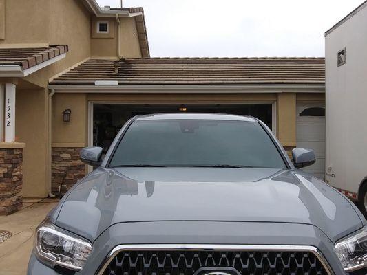 2p
2019 Toyota Tacoma 70% front windshield