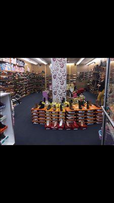 Gemelos Shoes Store