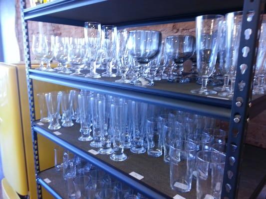 Bar glass for sale. The right glass can make or break a craft beer experience.