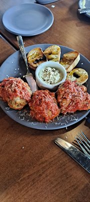 Mulberry meatballs