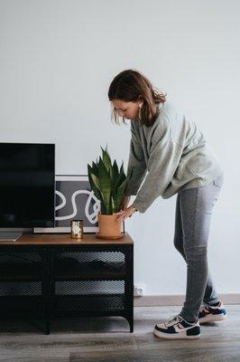 Living room renovation to prepare an apartment for rent