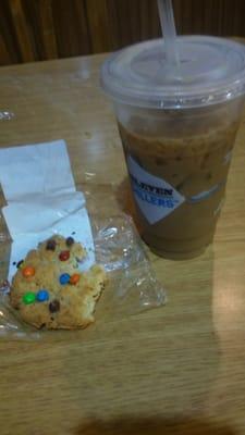 99cent for a medium iced coffee && my favorite cookies for $1. #bargainshopping