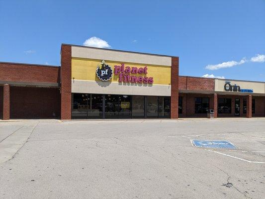 Planet Fitness in the Cedar Crest Shopping Center, Lebanon