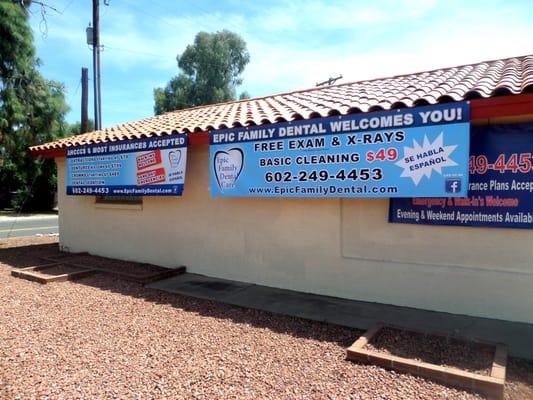 Large vinyl banners in full color.