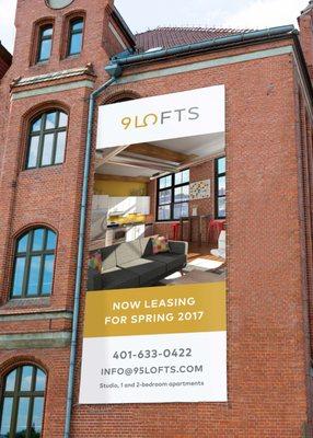 outdoor signage for 95 Lofts