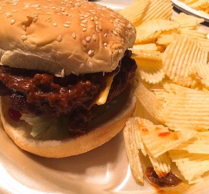 Chili cheeseburger.