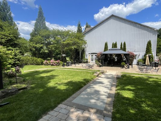 Stonefield Cellars Terraced Lawn and Gazebo/Stage