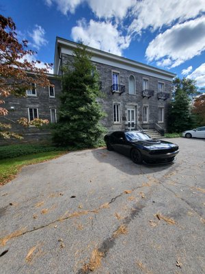 Outside of Bartow-Pell mansion. This is where visitors park their cars.