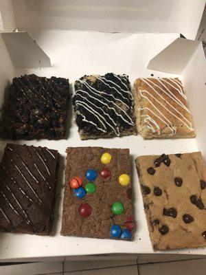 Chocolate Oreo, white chocolate oreo, white chocolate, traditional, M&M, chocolate chip cookie bar