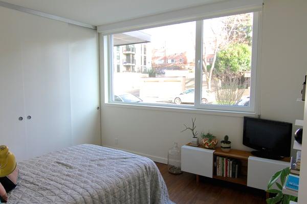 Great big windows = lots of natural light. This was my favorite part about living here.