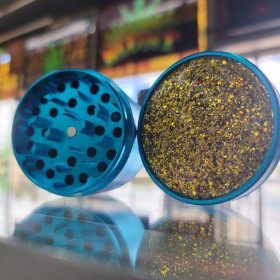 Glitter top grinder