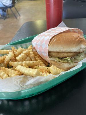 Grilled chicken sandwich w fries