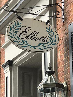 Front entrance to Elliott's