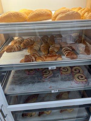 They also have sweet bread from 3 different cultures Salvador, Guatemala, and Mexican bread!