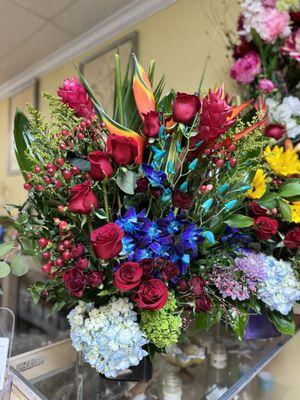 artistic floral arrangements