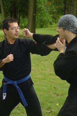 Students training ichi monji no kamae