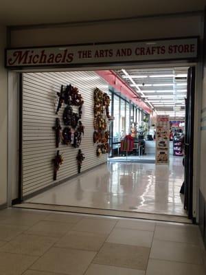 Craft shop connected to this mall as well as a Safeway Grocery Store