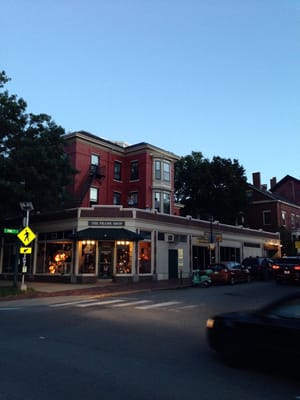 The intersection of State St & Pine St