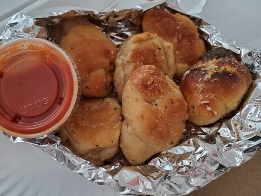 Garlic knots