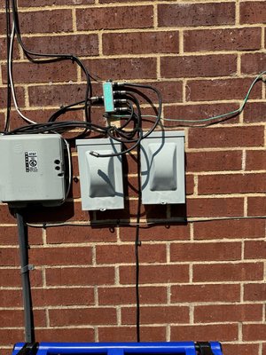 Exterior electrical boxes
Outdoor power connections
Residential electrical installation