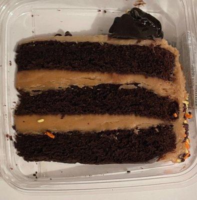 Marketside Ultimate Peanut Butter Chocolate Cake Slice. It's ok. Decent chocolate cake, good peanut butter filling, chocolate drop is yuck.