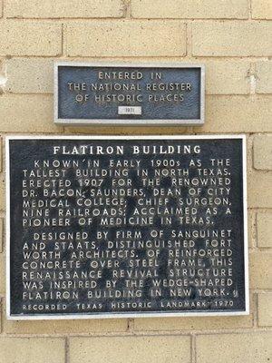 Historical marker for the Flatiron Building