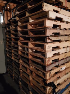 Preparing pallets before delivery