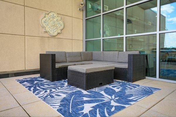 Resident Outdoor Rooftop Lounge Space