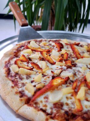 Gamo's Indian chicken vindaloo pizza ( Spicy )