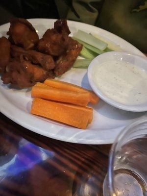 Buffalo Wings - tasted like frozen wings - 1 star