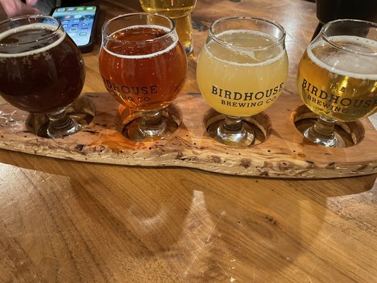 A flight (left to right): Oktoberfest, can't remember but good, New England ipa, and then a smooth pale ale.