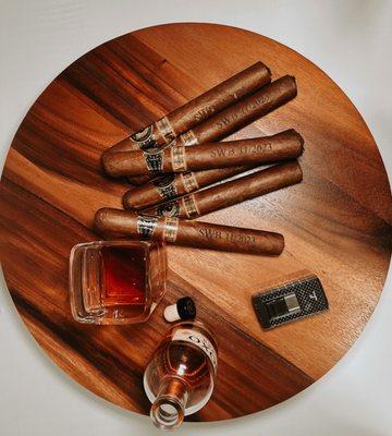 Customized Cigars - Engraved Cigars for men's event