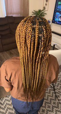 Knotless box braids