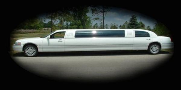 White Stretch Limousine, 16 passenger, 20 passenger stretch limos