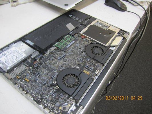 MacBook Pro Logicboard Repair