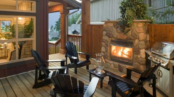 http://houstontxoutdoorkitchens.com/outdoor-fireplace-fire-pits-projects/