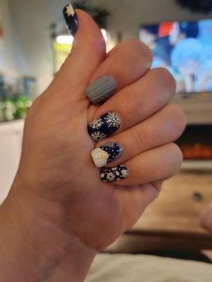 Christmas! Sweater nail, gnome and snowflakes!