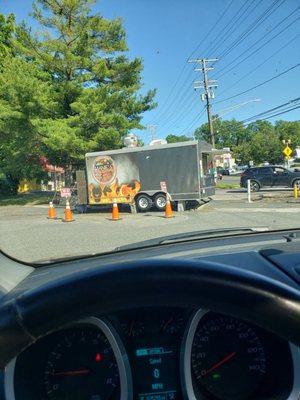 Food truck /Manie'sBbq and Seafood.