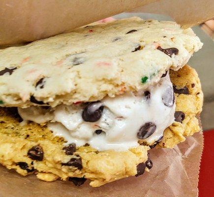 Ice cream cookie sandwich, You pick your flavors. Excellent